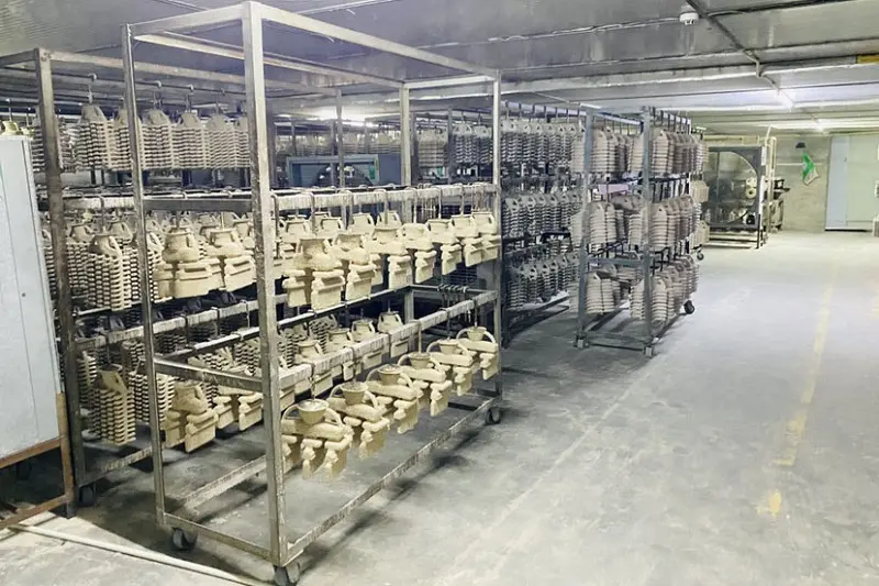 Full-service casting