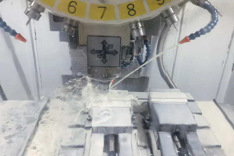 What are the advantages of aluminum alloy in precision CNC machining?