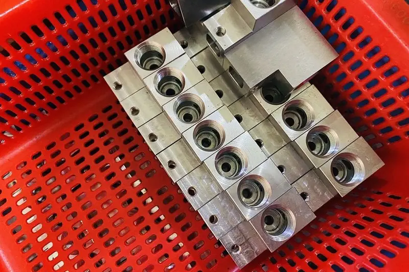 Machining mill