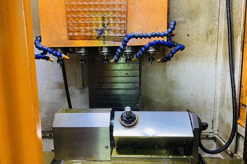 CNC precision milling